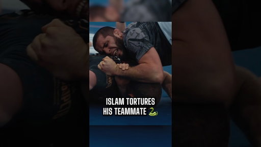 🐍 When Islam Makhachev closes his vice on your neck it’s all over 😄