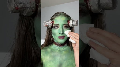 Removing makeup #glammakeup #sfxmakeup #makeupartist #grwmmakeup #makeupremoval #makeuplook #makeup