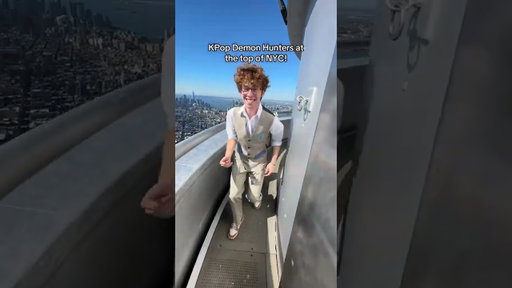 NEW FOOTAGE OF KPop Demon Hunters at the #empirestatebuilding  #kpopdemonhunters  #kpop