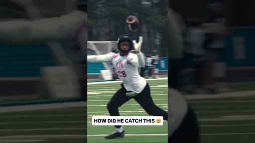 HOW DID HE CATCH THIS?!🤯 #hsfootball #shorts