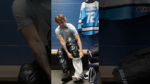 Ever Wonder How Gavin Ties His Skates? 🤔