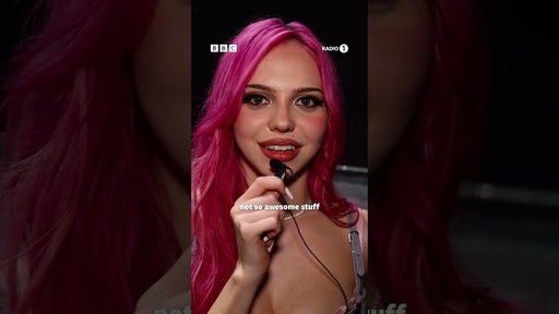 Adela Jergova answers some of YOUR questions backstage at her show in London ❤️ - BBC