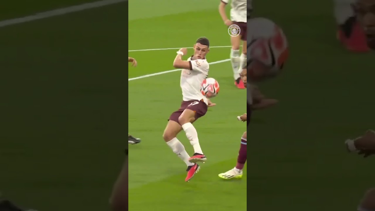 ⚽️ Phil Foden's incredible ball control 😮‍💨 #football #skills #mancity #premierleague #shorts