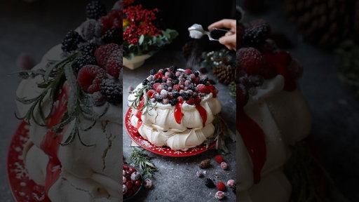 Pavlova ❤️❄️ I hope you had a Merry Christmas, if you celebrated! #food