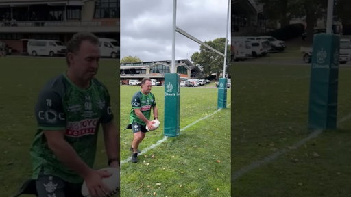 RICKY STUART ATTEMPTS TO GET BALL OUT OF TREE 😅 #NRL #rugbyleague #rugby #sport #australia