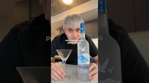 Making the Kris Jenner Martini🍸😳