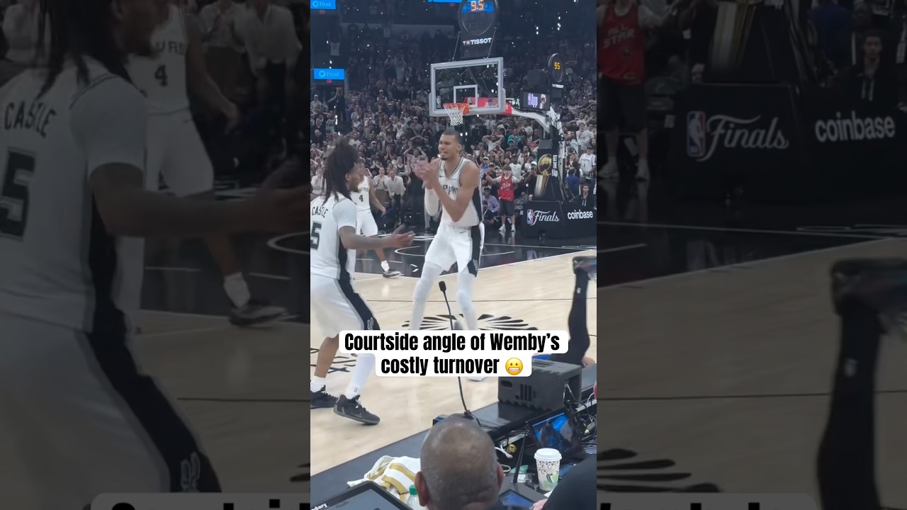 Spurs crucial miscommunication in Game 2 😳 (via spurssixthman/IG)