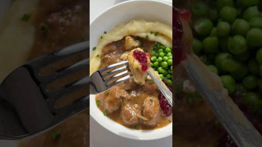 Try this Slow Cooker Swedish Meatballs this slowcooker season 🙌 #shorts #dinner #slowcook