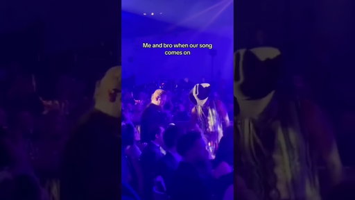 They're just like us 🙂‍↕️ @Shaboozey @JellyRoll (🎥: @gayleking)