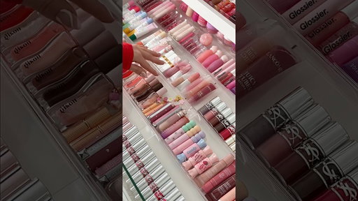 Let’s pack my makeup bag 🌸💕✨ #makeup #packwithme #makeupcollection #asmr #preppy #makeupbag