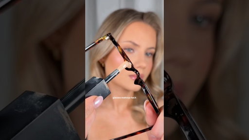 glasses makeup hack 🫶🏼😎 #makeup #makeuphacks