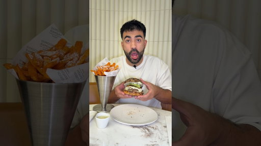 Trying Gordon Ramsay Burger 🍔
