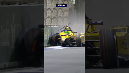 Izzy Hammond crashes into the wall in Jeddah 😱