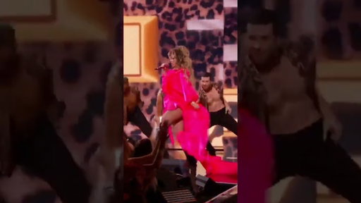 That Don't Impress Me Much at @theamas 💖