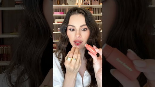 @selenagomez wears NEW Soft Pinch Cheek & Lip Trio Set🌹