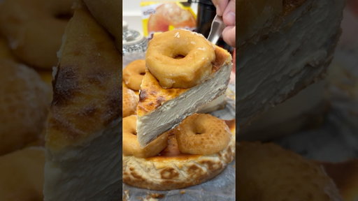 CHEESECAKE DE DONUTS SÚPER CREMOSA Y RICA!!😋🍰. #youtubeshorts #shorts
