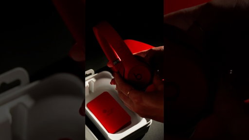 Unboxing the Special-Edition JENNIE Beats Solo 4