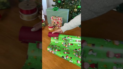 The best gift wrapping gadget ever 🌟🙌 #giftwrapping #christmas #gadget #holidayseason #need