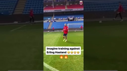 you couldn't pay me to be that goalie 👀