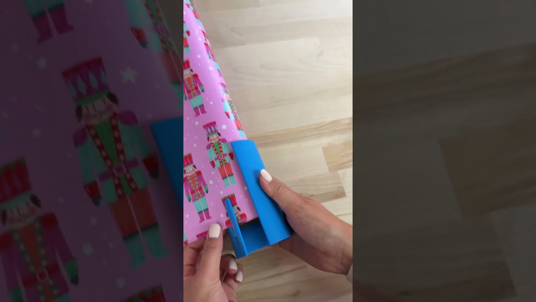 Only 16 weeks until Christmas! 💞🎄 #giftwrapping #christmas #wrappingpaper #gadgets #momlife #hacks