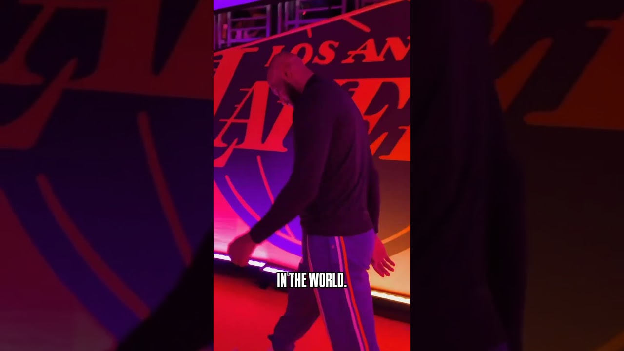 LeBron reppin’ THE Ohio State University on his Nike LeBron 23 PE tonight!