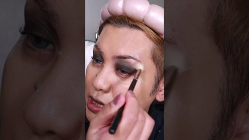 The key to a dark Smokey eye
