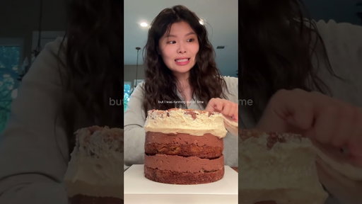 bad cake + 🍻🍺🥃🍾🥂 = good cake ？ this will be my first and last time  #food #cake #cooking