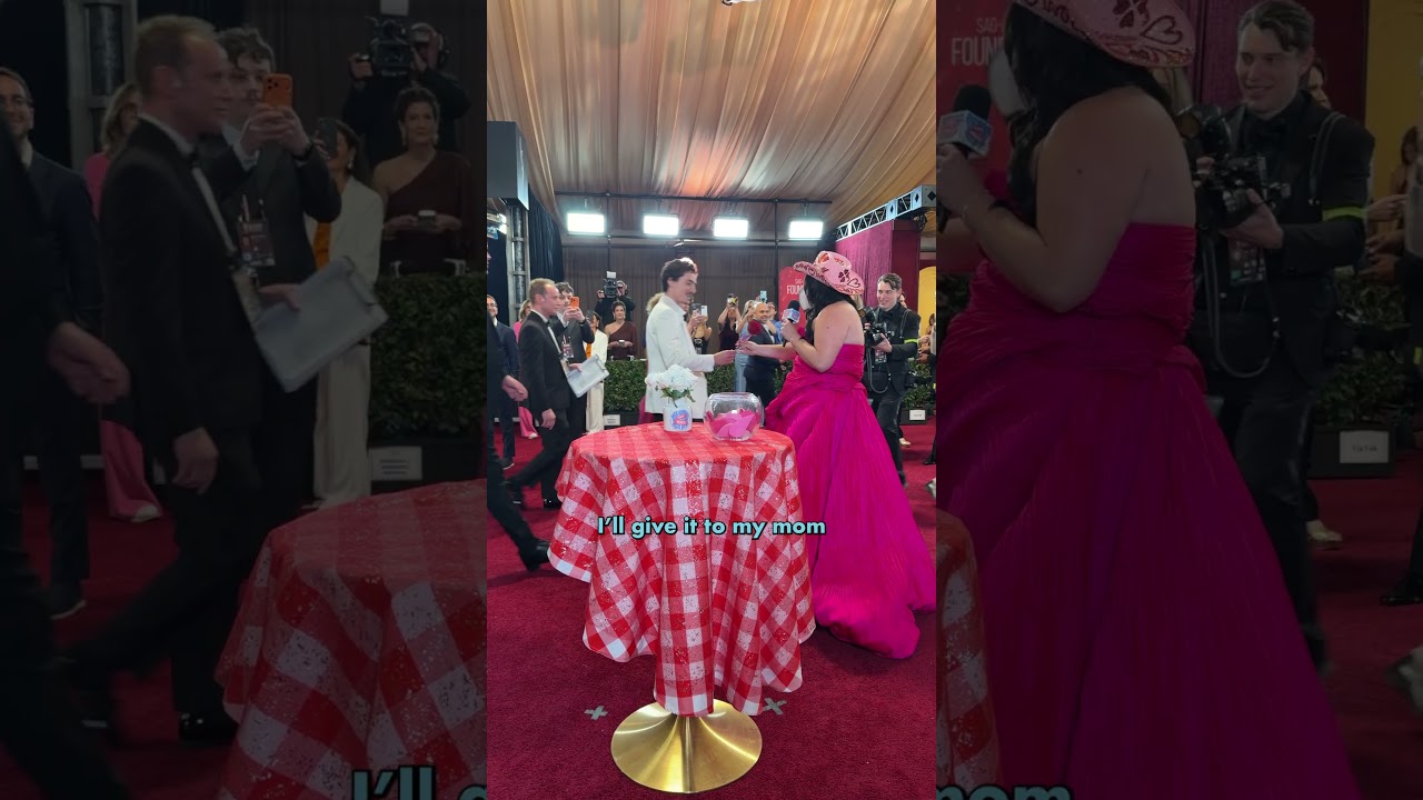 And the red carpet rose goes to… #TimotheeChalamet!🌹💕