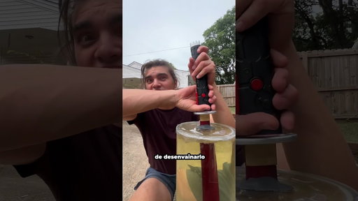 ¿Qué le pasa a una espada después de 100 días en 7 Up? ⚔️🥤