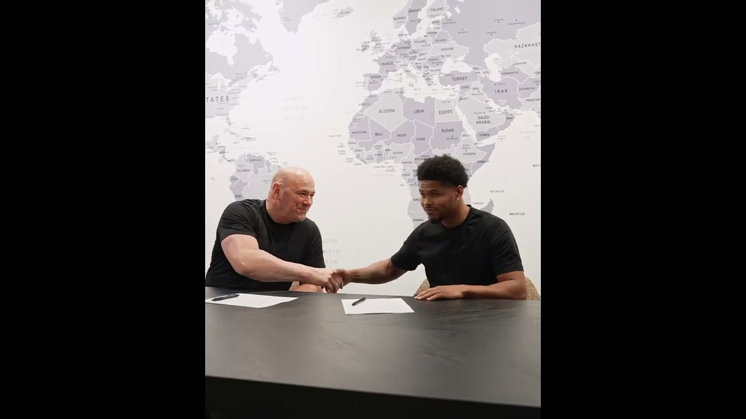 Signed on the dotted line✍️ Shakur Stevenson is officially in🔥#zuffaboxing