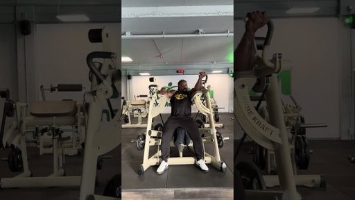 BICEPS OVERHEAD PUMPING UP  #motivation
