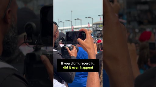 Fans: 📸📱🎥 Straight Talk: Say less.