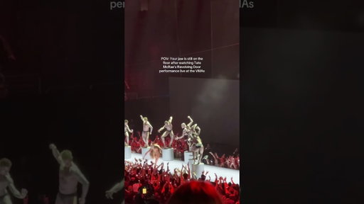 How did she do that? 🤯 #vmas2025 #mtvvmas #bucketlistexperience #travelandpopculture #tatemcrae