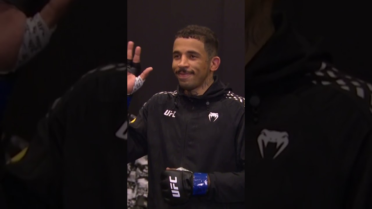 Muito nervosismo no vestiário do Carlos Prates! 😅 #UFCPerth