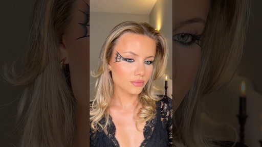 easy halloween spider web hack 🕷️ #Halloween #Halloweenmakeup