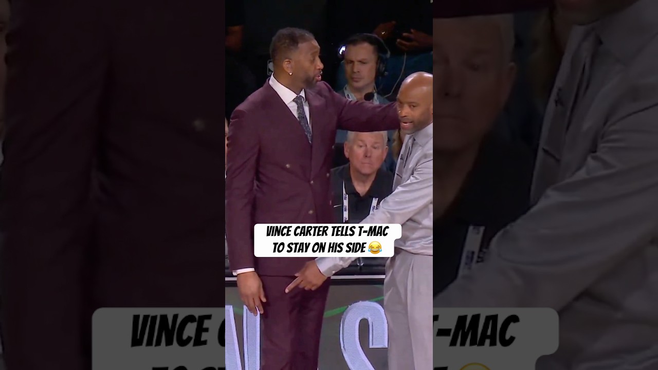 Vince Carter and Tracy McGrady going at it at NBA Rising Stars Game 🤣