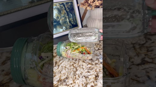 It's leaked proof 👌🏼 #amazonfinds #salad #momlife #home #amazonhome
