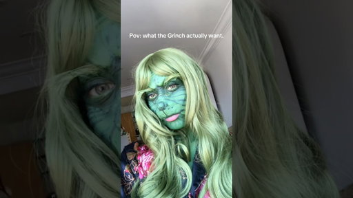 Don’tblame her #thegrinch #christmasmakeup #easymakeup #makeuptransformation #specialeffects #makeup