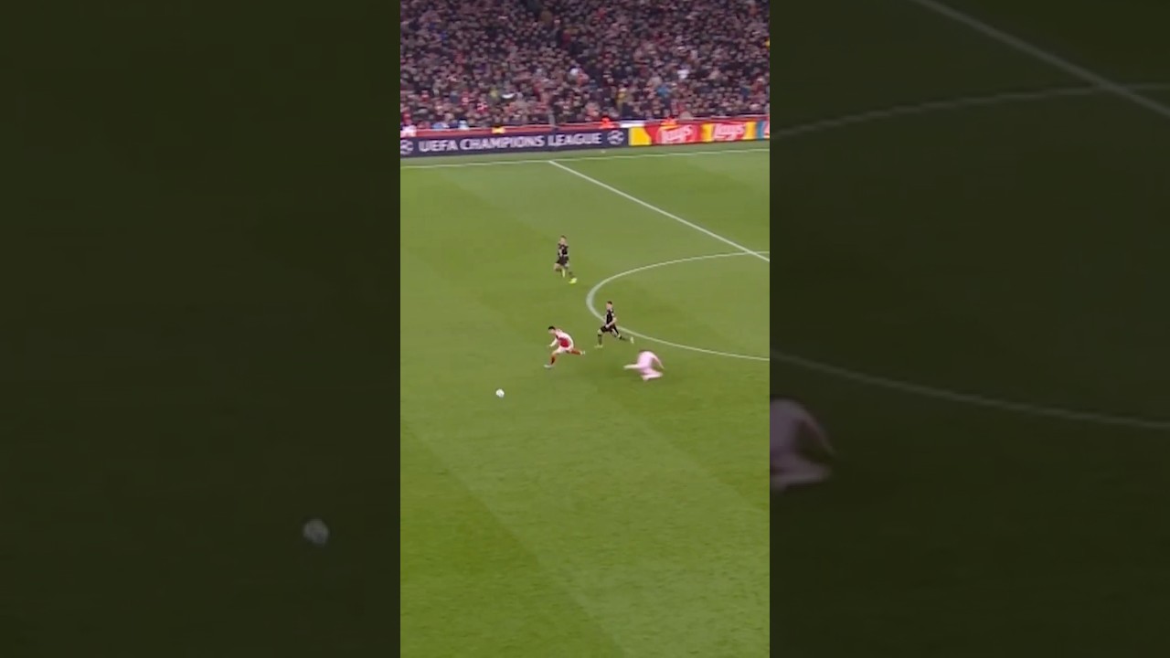 STANDARD MARTINELLI CHAMPIONS LEAGUE GOAL!