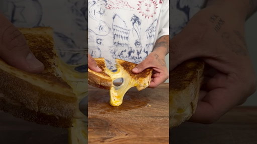 Disneyland Grilled Cheese #disneyland #disneylandfood #grilledcheese #sandwich ch