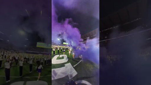 Here. Come. The. HUSKIES #collegefootball #runout