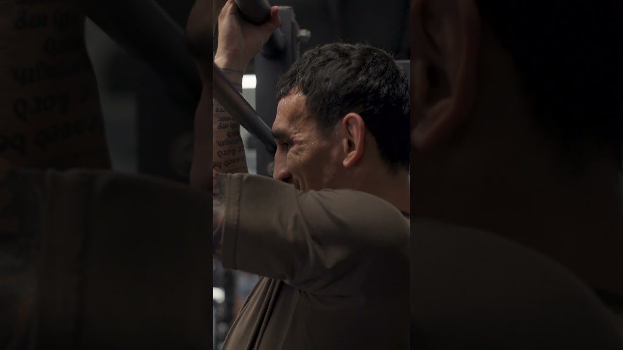Max Holloway getting work in before Conor McGregor
