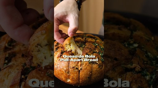 Queso de Bola Pull-Apart Bread 🧀🥖