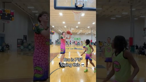 “DUNK THE BALL” 😭😭